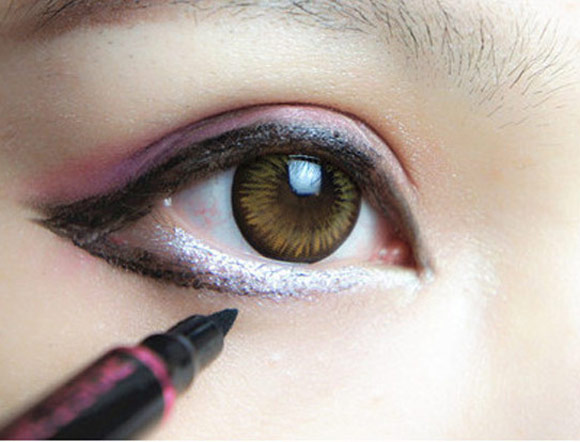 make-up-xinh-cho-co-nang-kinh-can-