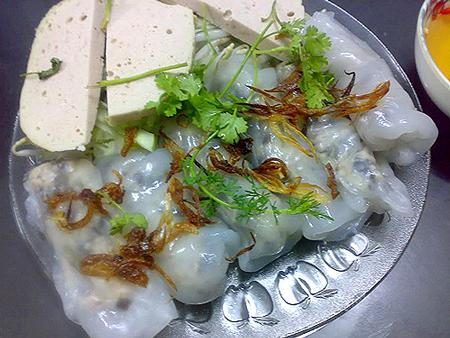 con-trai-nau-an