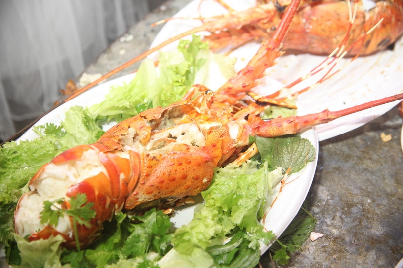 Tôm hùm nướng bơ tỏi